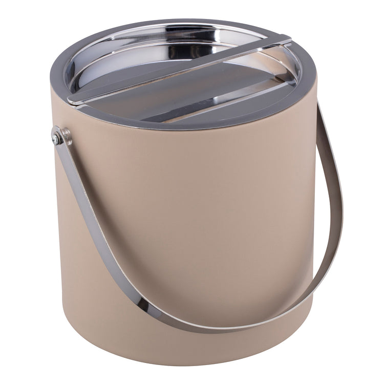 Taupe | Detail view of the polished chrome bridge cover.